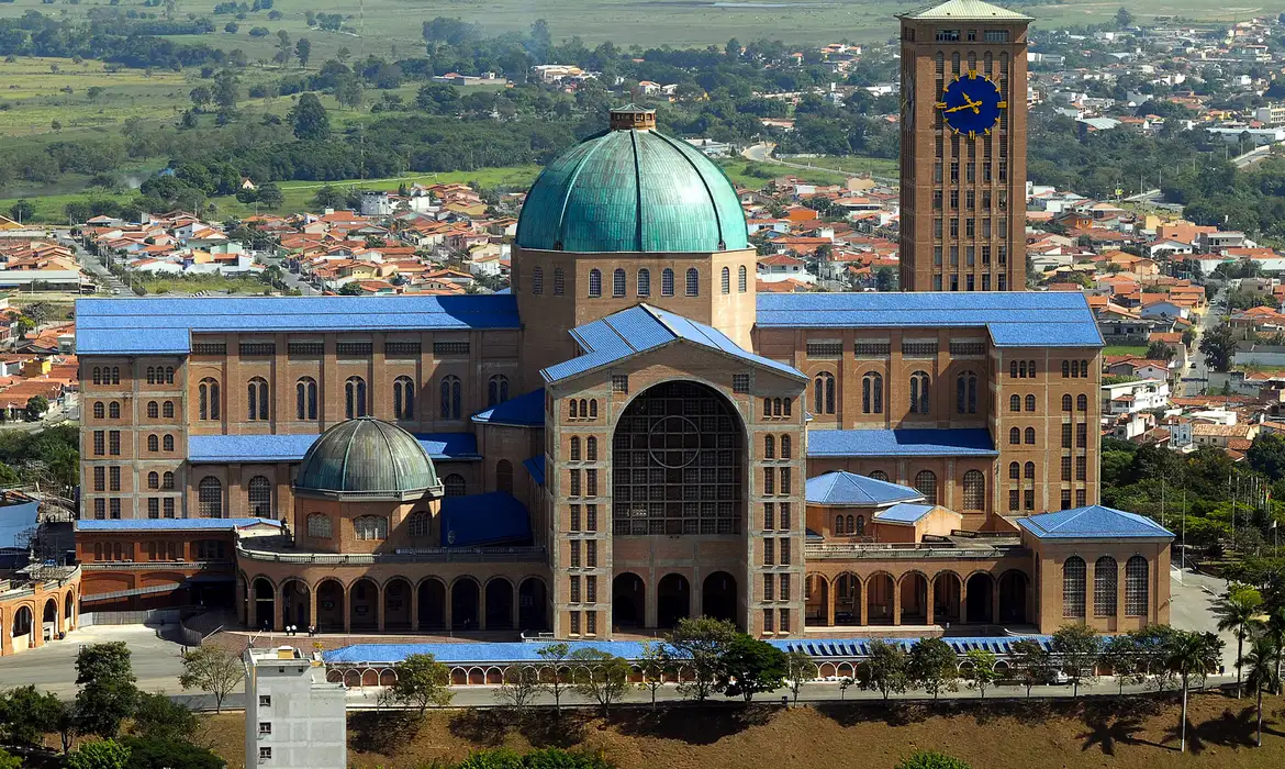 SANTUÁRIO DE APARECIDA ESPERA MAIS DE 500 MIL FIÉIS NESTA SEGUNDA-FEIRA (12); CONFIRA A PROGRAMAÇÃO